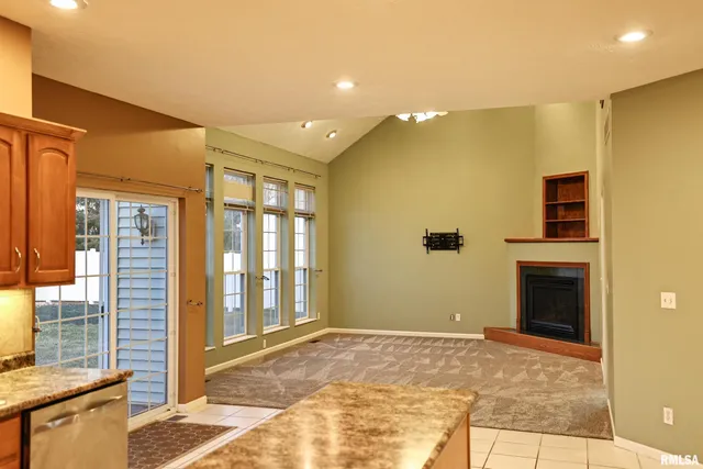 $395,000 | 5 Pheasant Lane, Pittsfield, IL 62363