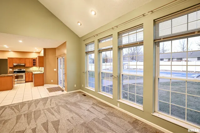 $395,000 | 5 Pheasant Lane, Pittsfield, IL 62363