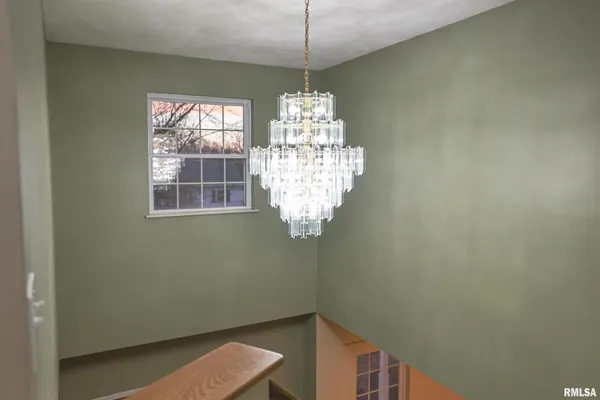 $345,000 | 5 Pheasant Lane, Pittsfield, IL 62363