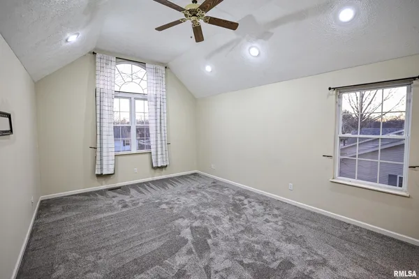 $345,000 | 5 Pheasant Lane, Pittsfield, IL 62363