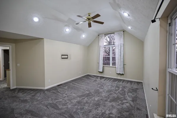 $345,000 | 5 Pheasant Lane, Pittsfield, IL 62363