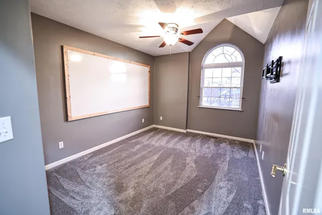 $395,000 | 5 Pheasant Lane, Pittsfield, IL 62363