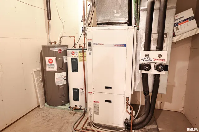 $395,000 | 5 Pheasant Lane, Pittsfield, IL 62363