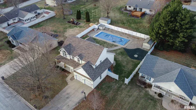 $395,000 | 5 Pheasant Lane, Pittsfield, IL 62363