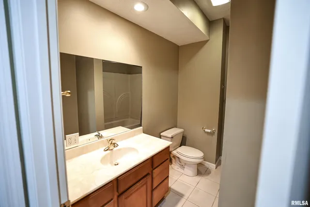 $395,000 | 5 Pheasant Lane, Pittsfield, IL 62363