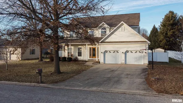$345,000 | 5 Pheasant Lane, Pittsfield, IL 62363