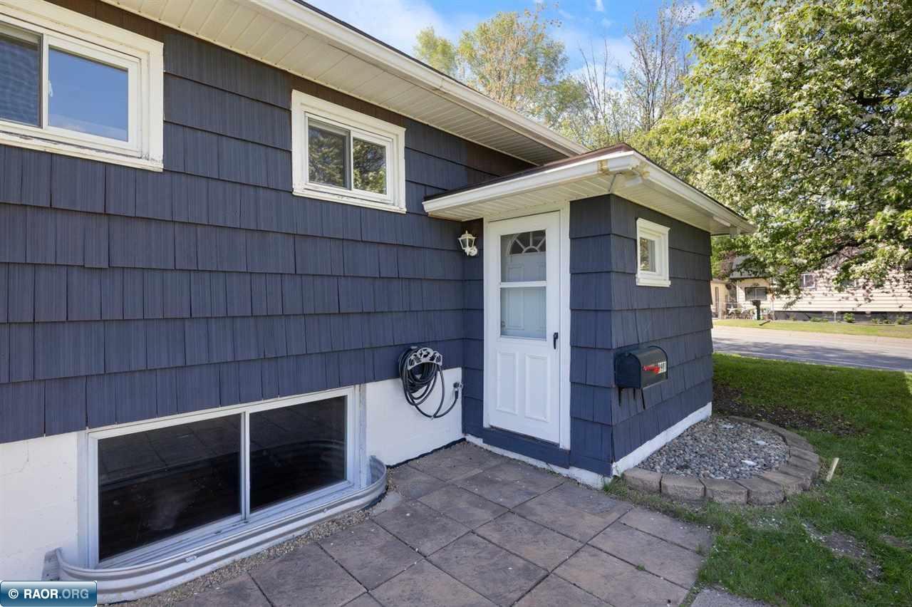 3901 East 4th Avenue Hibbing, MN 55746 - Photo 2 of 31