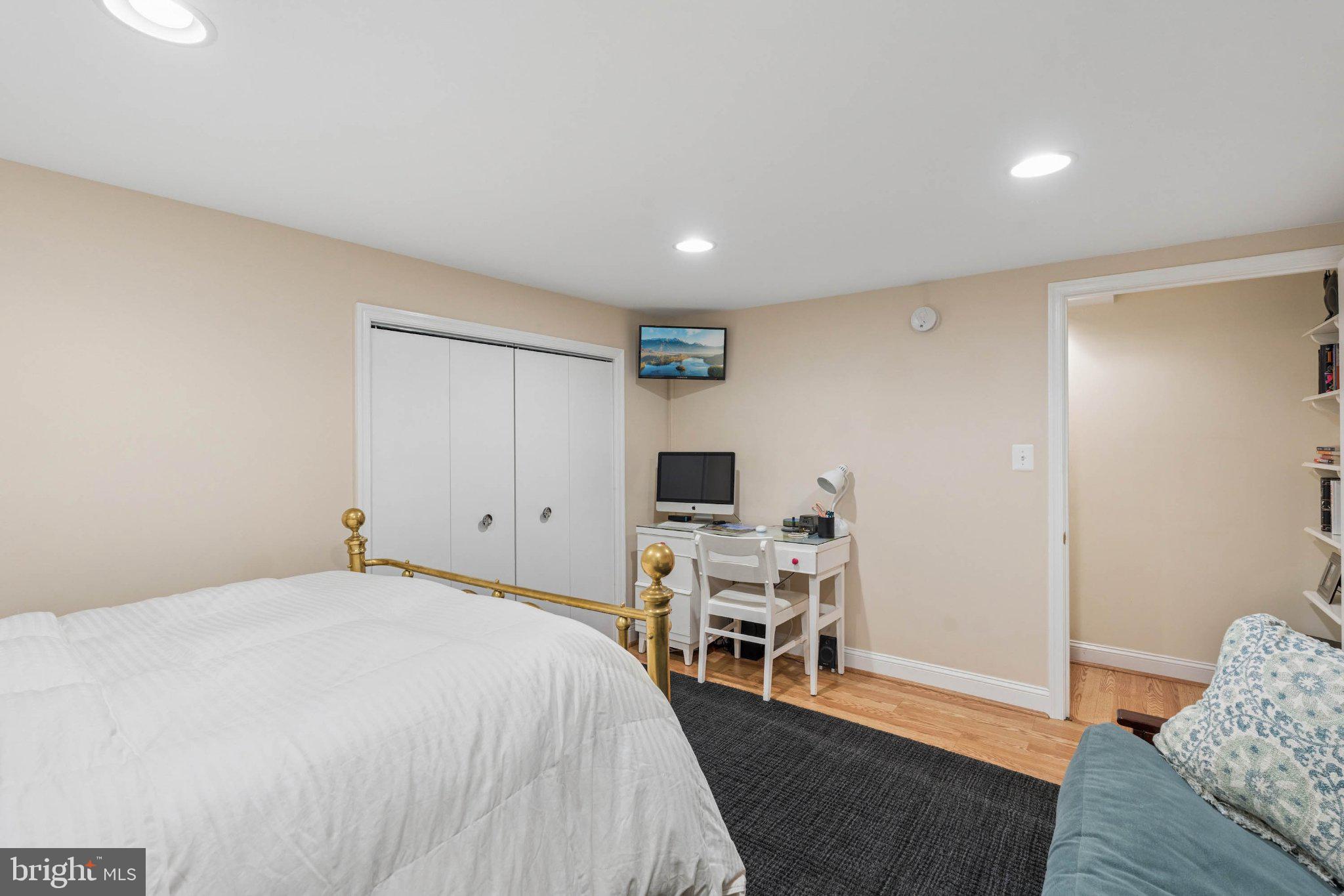 627 Yarmouth Road Baltimore, MD 21286 - Photo 35 of 59 Large closet, recessed lighting