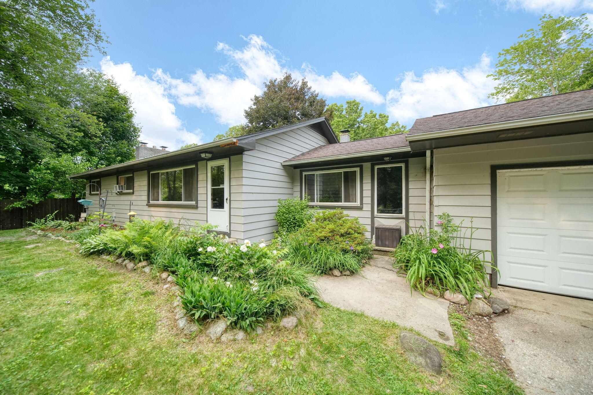 16867 Waterloo Road Chelsea, MI 48118 - Photo 3 of 63 3
