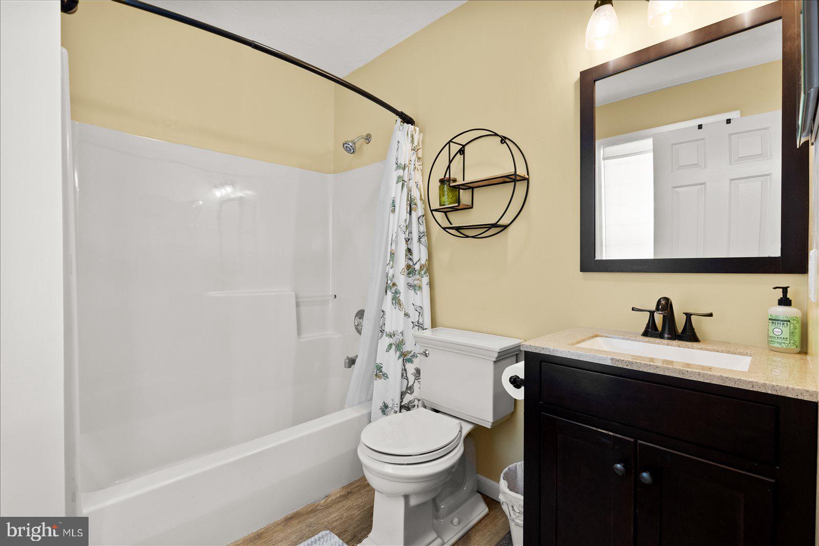 4 Appler Court Littlestown, PA 17340 - Photo 27 of 47 Primary Bath