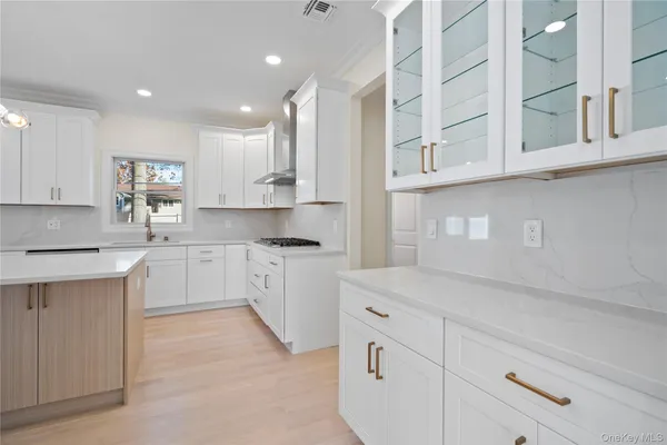 $2,488,000 | 5 Steuben Drive, Jericho, NY 11753