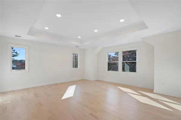 $2,488,000 | 5 Steuben Drive, Jericho, NY 11753