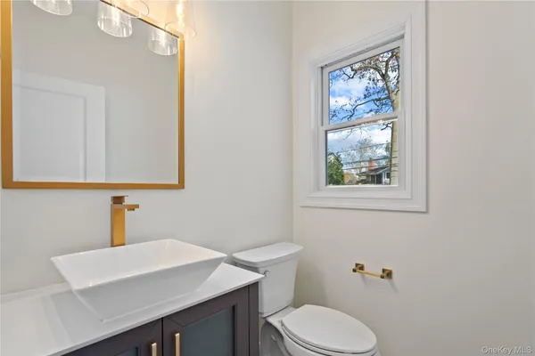 $2,488,000 | 5 Steuben Drive, Jericho, NY 11753