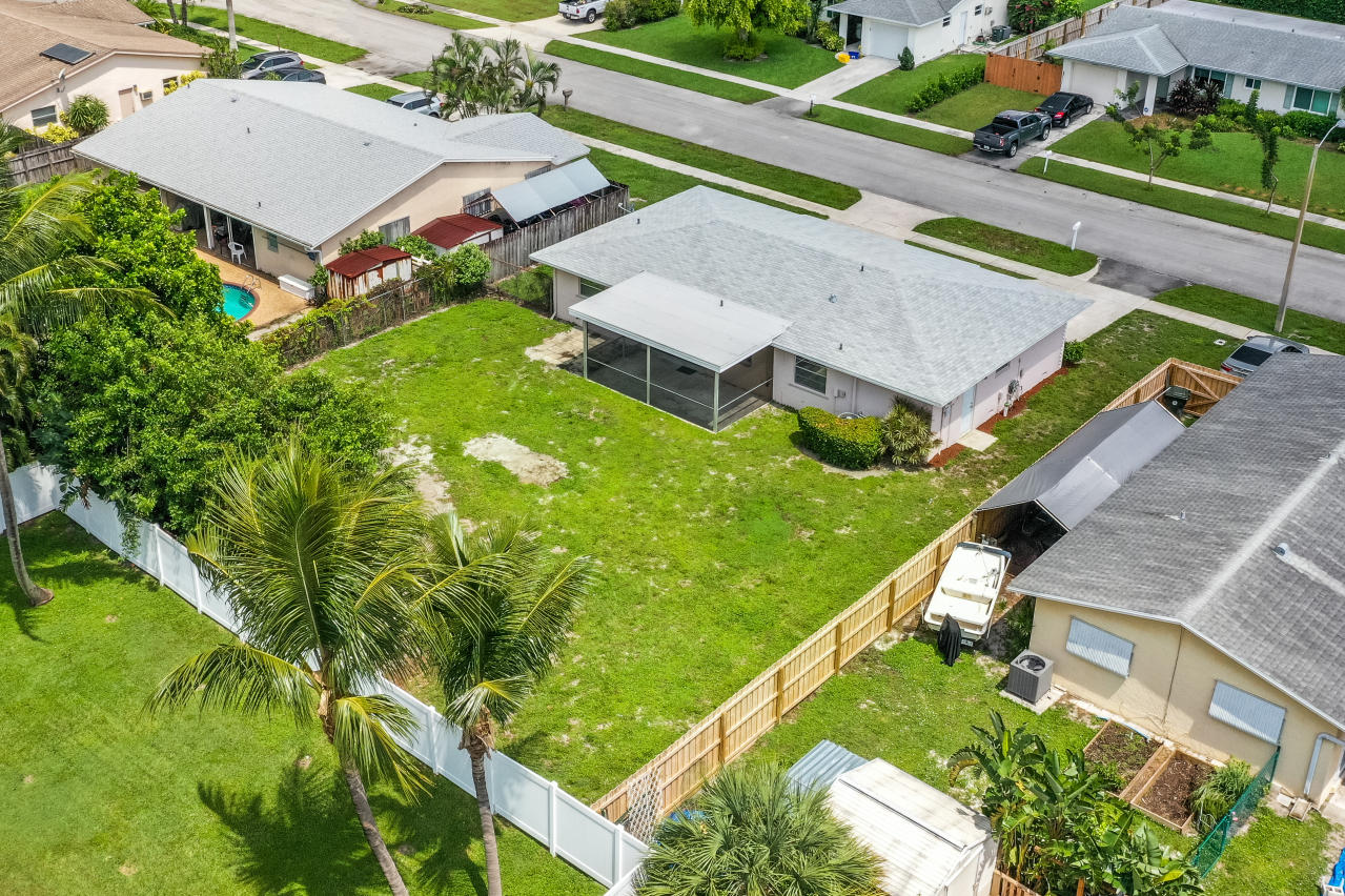 1760 Southwest 10th Street Boca Raton, FL 33486 - Photo 3 of 32 028-1760Southwest10thStreet-BocaRaton-FL