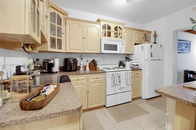 $750,000 | 3462 Southwest 27th Street, Miami, FL 33133