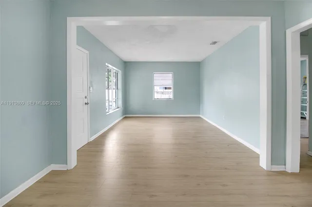 a view of empty room with window