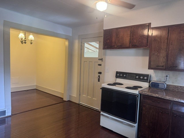 511 Lawrence Street Benton, IL 62812 - Photo 6 of 9