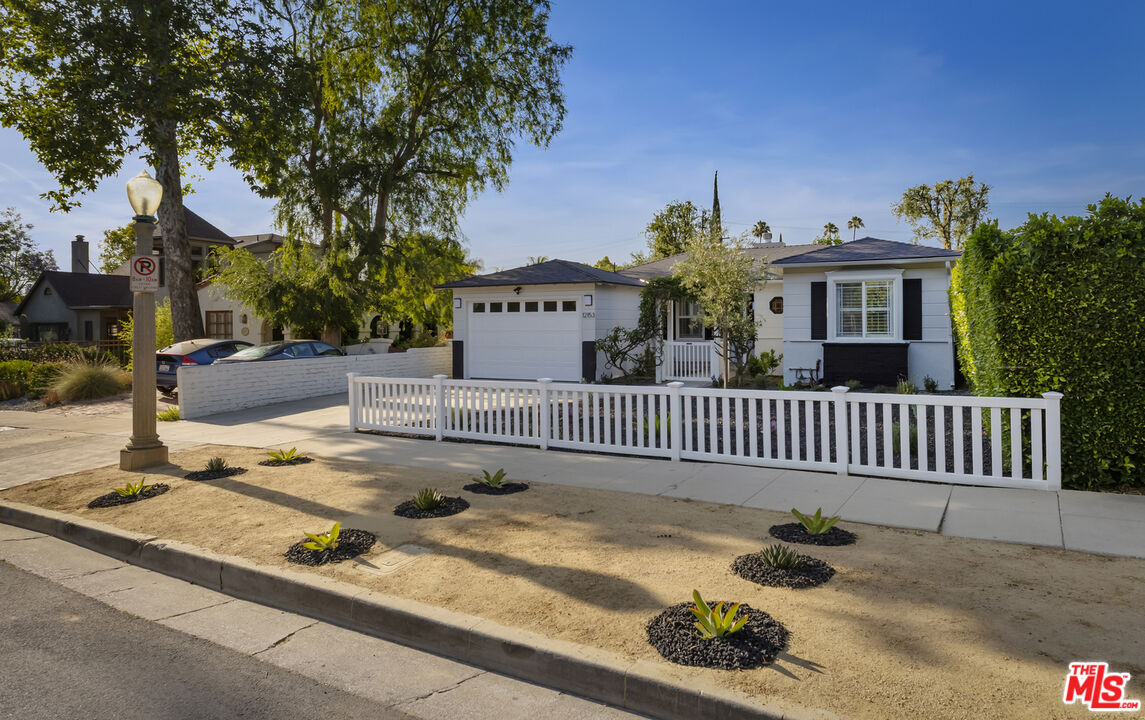 12153 Maxwellton Road Studio City, CA 91604 - Photo 39 of 48