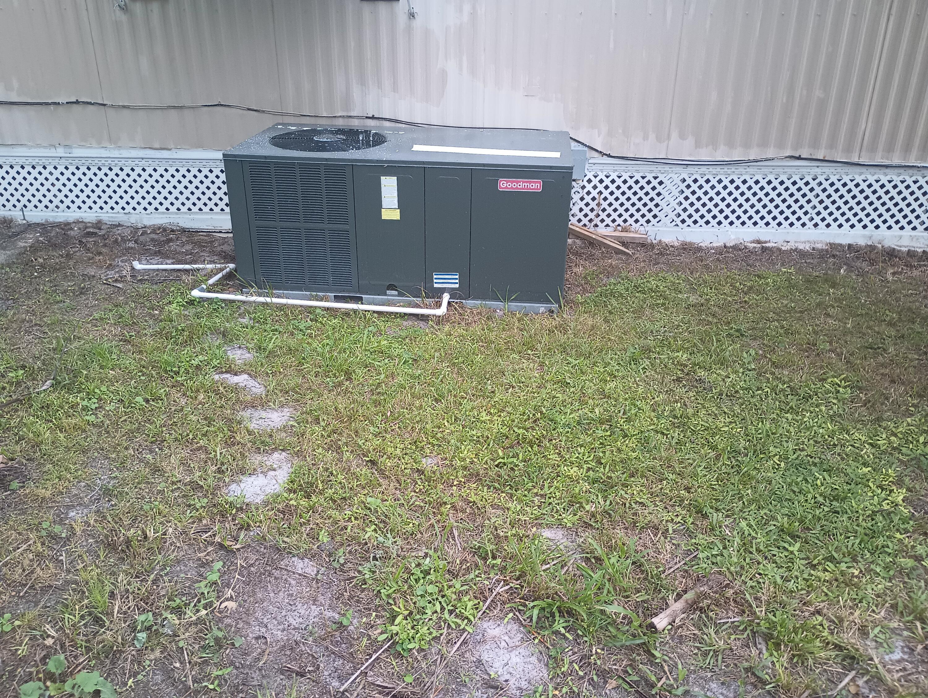 239 Camino Del Rio Port St. Lucie, FL 34952 - Photo 5 of 8 IMG_20250922_172737109