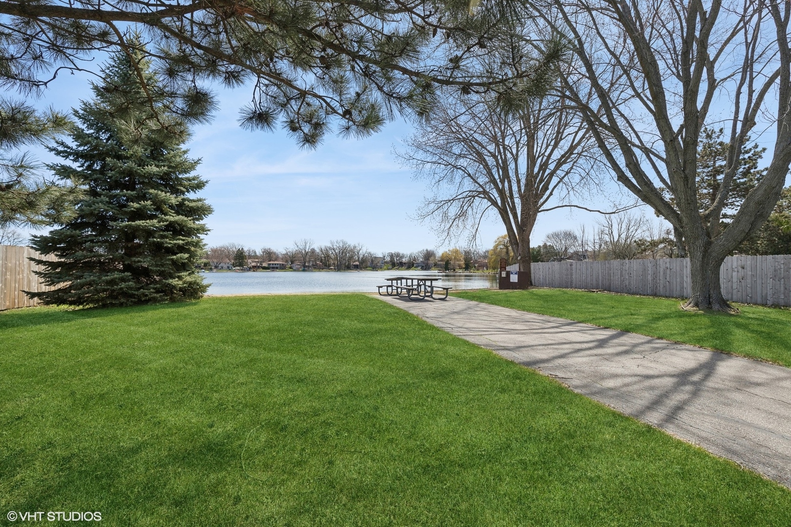 2212 High Point Drive Lindenhurst, IL 60046 - Photo 22 of 27 Gallery Image 22