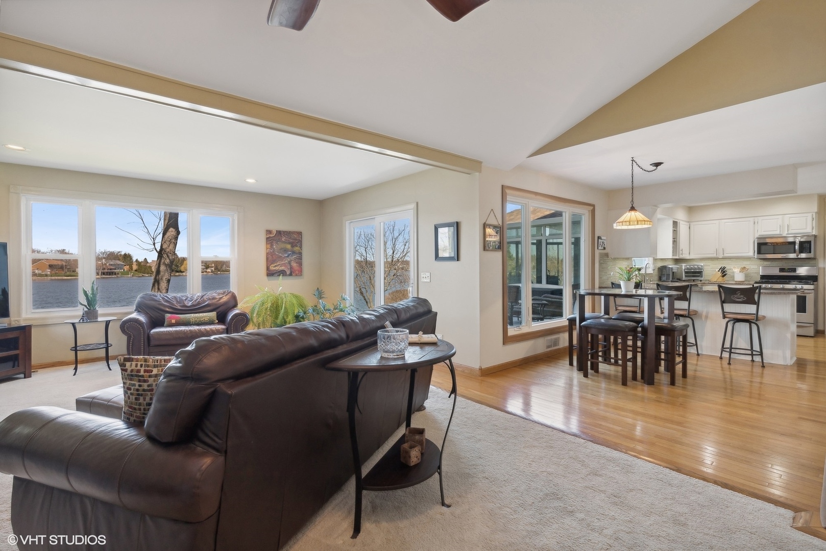 2212 High Point Drive Lindenhurst, IL 60046 - Photo 10 of 27 Gallery Image 10