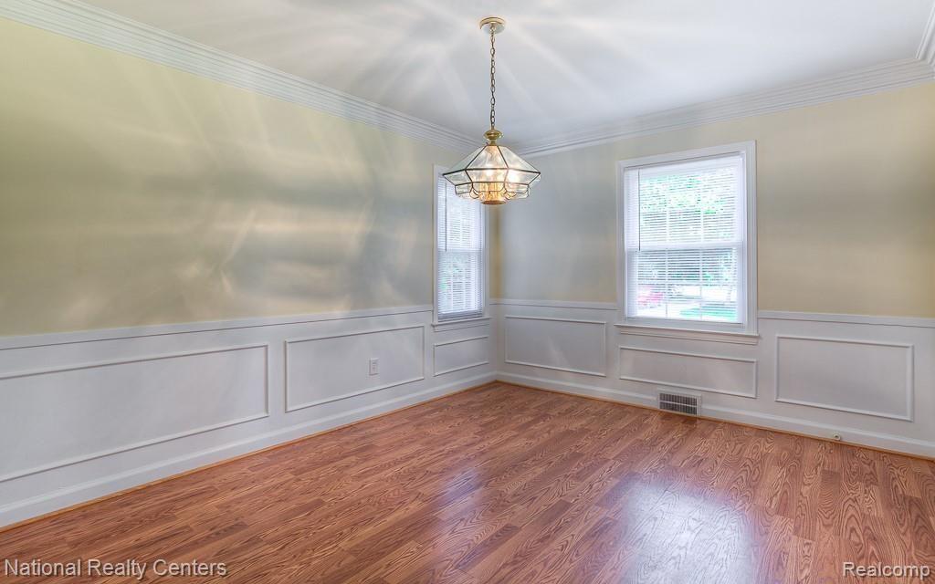 21515 Farmington Road Farmington Hills, MI 48335 - Photo 8 of 26