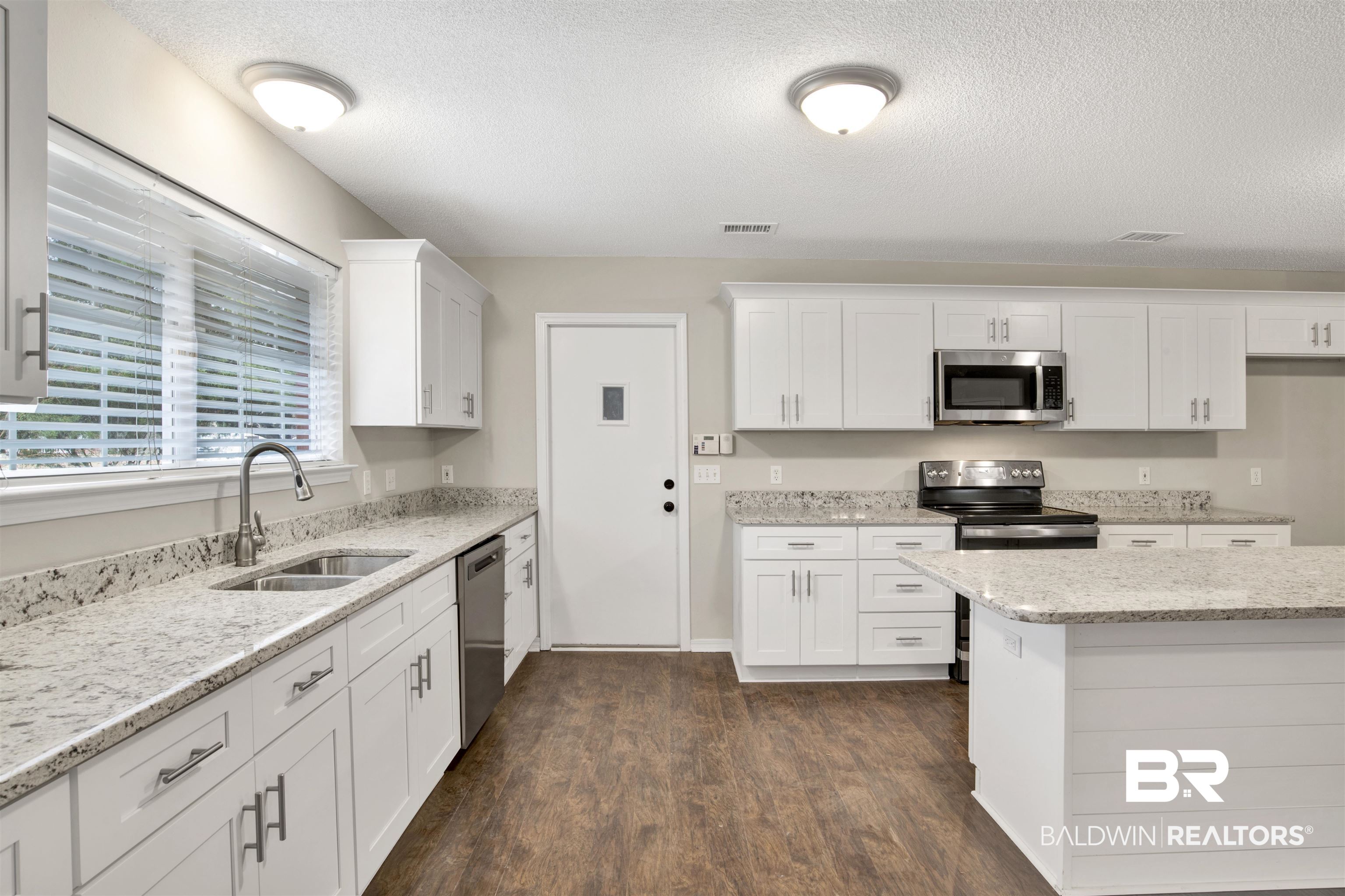 202 Madison Lane Foley, AL 36535 - Photo 8 of 25