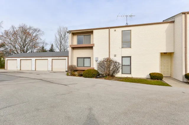 $160,000 | 1876 Haymarket Road, Unit 8, Waukesha, WI 53189