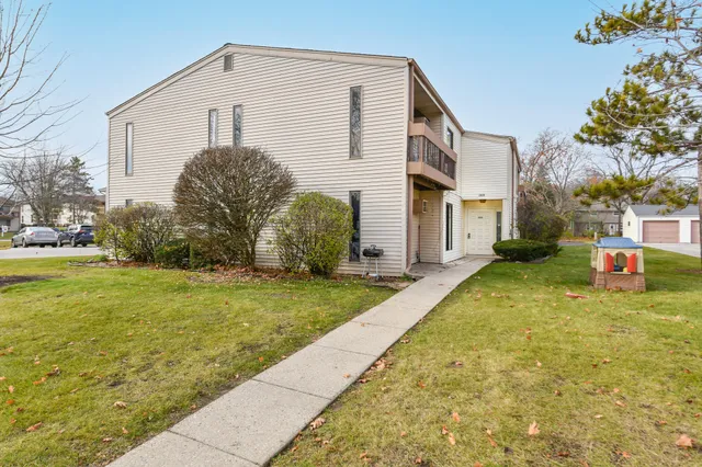 $160,000 | 1876 Haymarket Road, Unit 8, Waukesha, WI 53189