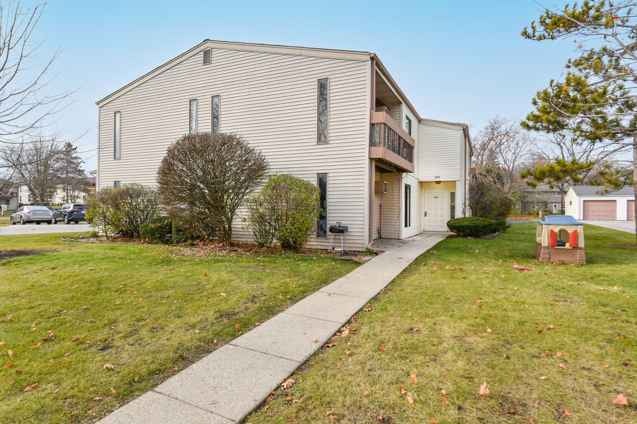 1876 Haymarket Road, Unit 8 Waukesha, WI 53189 - Photo 28 of 29 HEN_ (2)