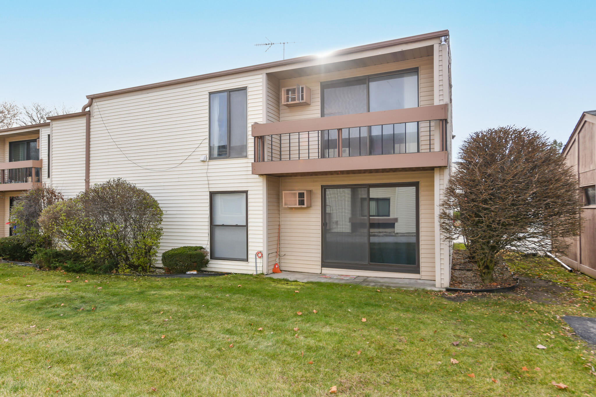 1876 Haymarket Road, Unit 8 Waukesha, WI 53189 - Photo 29 of 29 HEN_ (3)