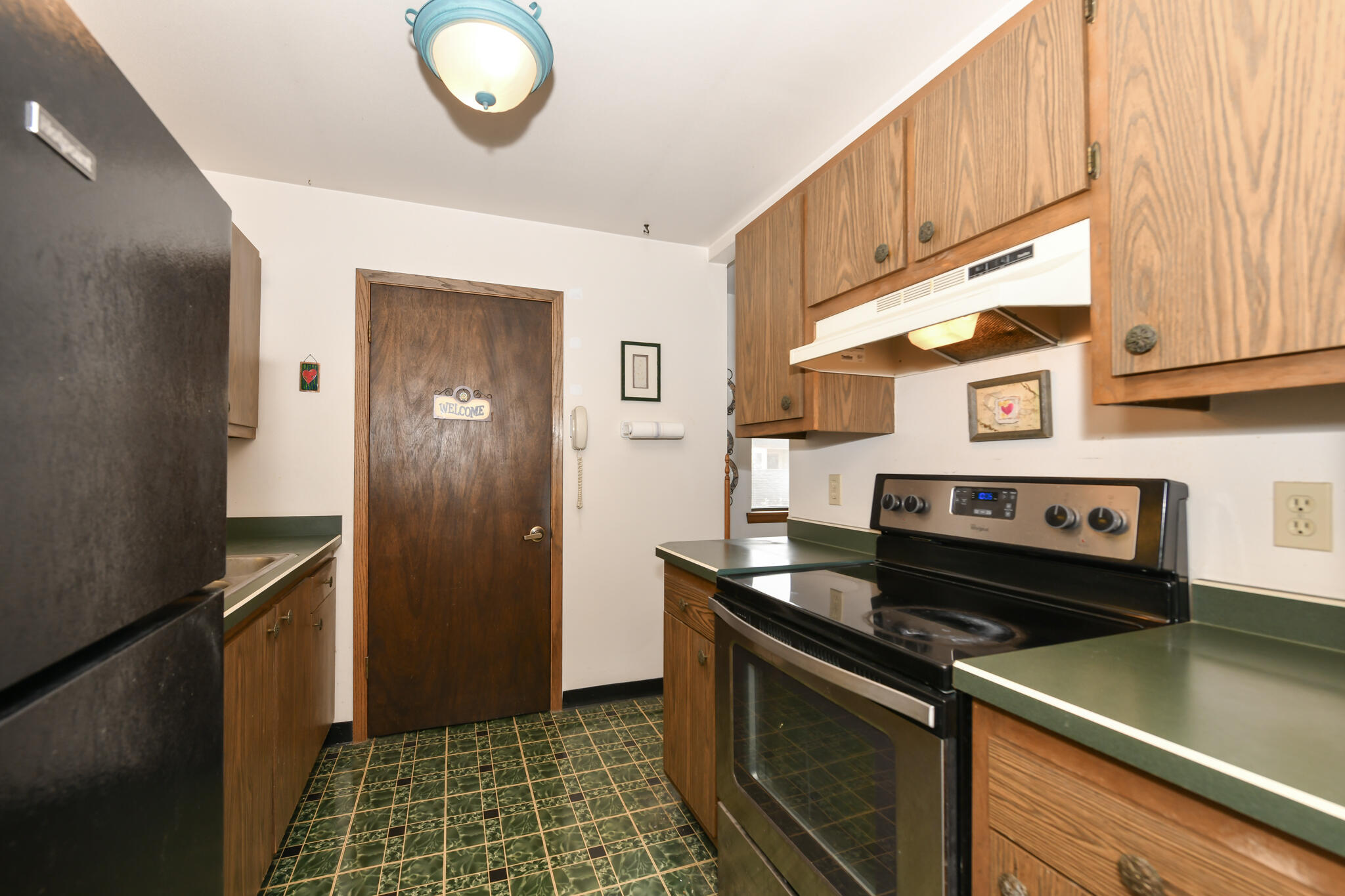 1876 Haymarket Road, Unit 8 Waukesha, WI 53189 - Photo 5 of 29 HEN_ (8)