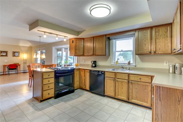 79 Wyman Road Groton, MA 01450 - Photo 8 of 30 Gallery Image 8