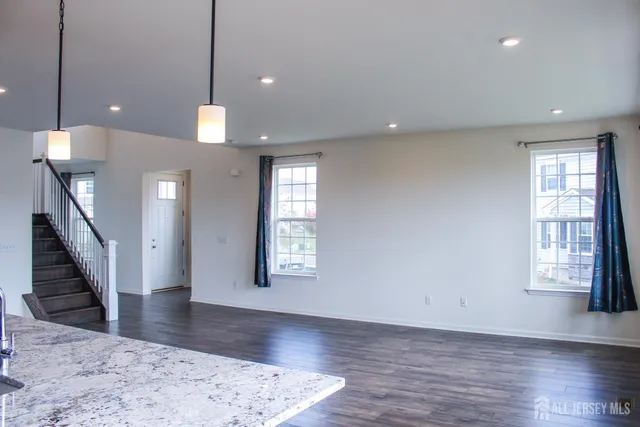 $789,999 | 601 Charleston Drive, Monroe Township, NJ 08831