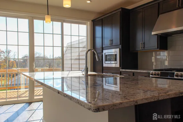 $789,999 | 601 Charleston Drive, Monroe Township, NJ 08831