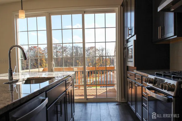 $789,999 | 601 Charleston Drive, Monroe Township, NJ 08831