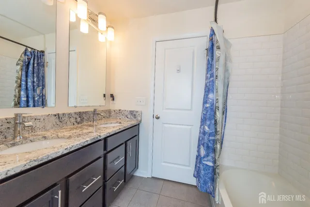 $789,999 | 601 Charleston Drive, Monroe Township, NJ 08831