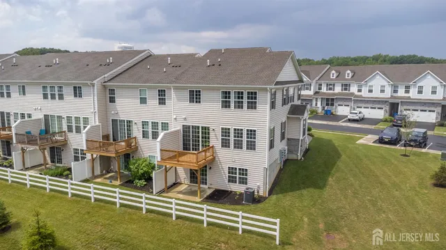 $789,999 | 601 Charleston Drive, Monroe Township, NJ 08831