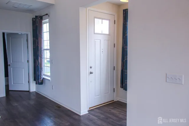 $789,999 | 601 Charleston Drive, Monroe Township, NJ 08831