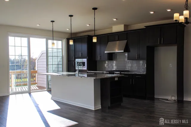 $789,999 | 601 Charleston Drive, Monroe Township, NJ 08831