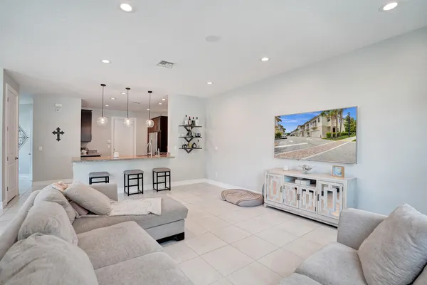 $525,000 | 99 Palm Lane, Royal Palm Beach, FL 33411