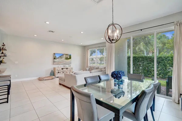 $525,000 | 99 Palm Lane, Royal Palm Beach, FL 33411