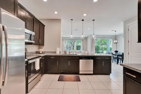 $525,000 | 99 Palm Lane, Royal Palm Beach, FL 33411