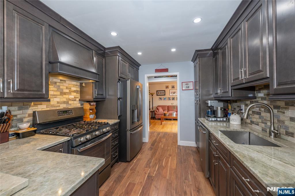 35 Turnberry Road Little Falls, NJ 07424 - Photo 9 of 41