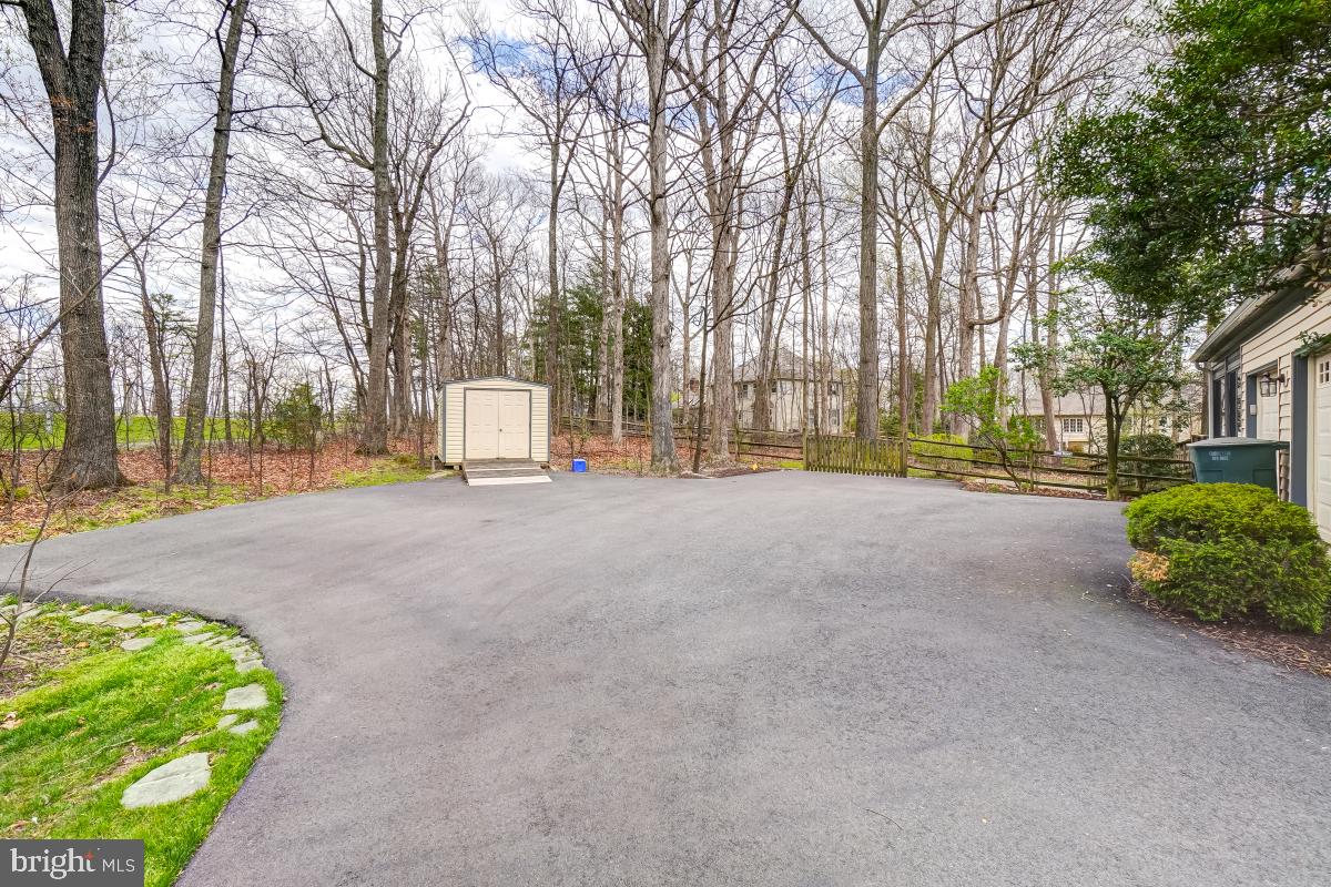 12445 Cavalier Drive Woodbridge, VA 22192 - Photo 4 of 69 Resurfaced Driveway with ample parking!