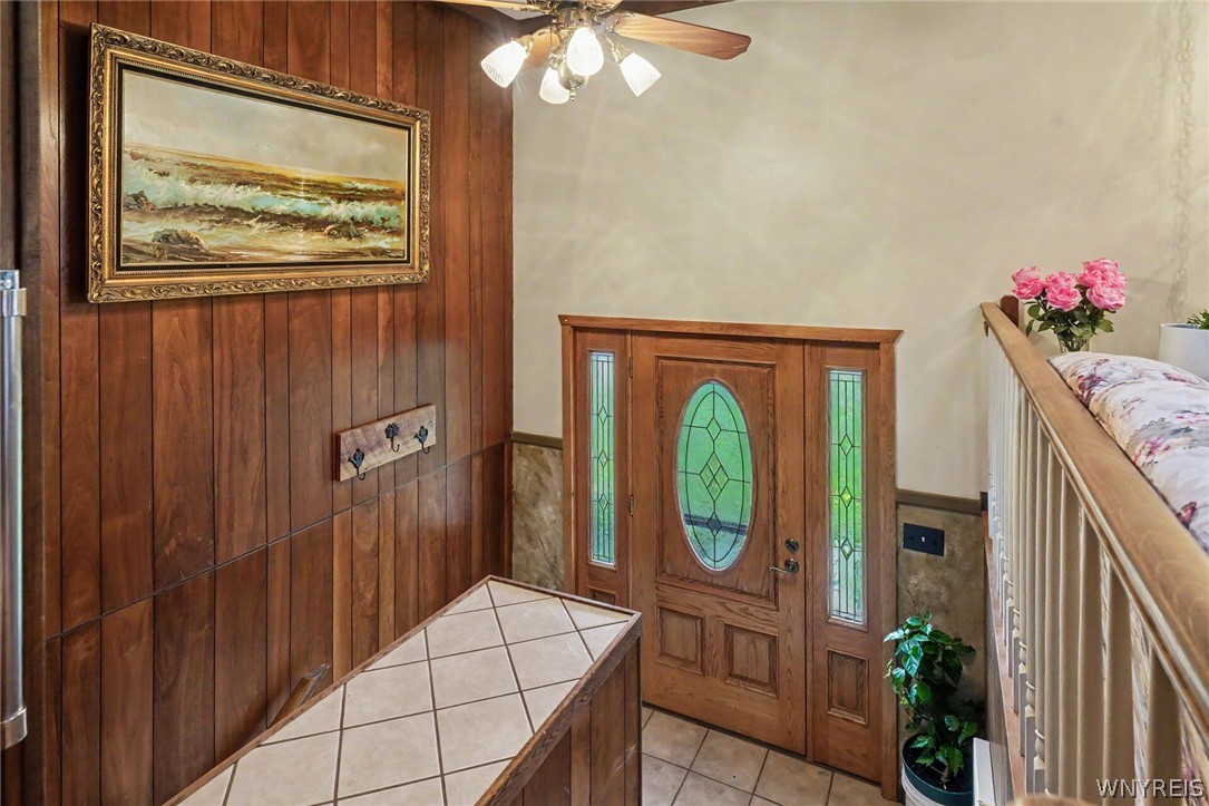 7017 Curriers Road Arcade, NY 14009 - Photo 6 of 32 FOYER