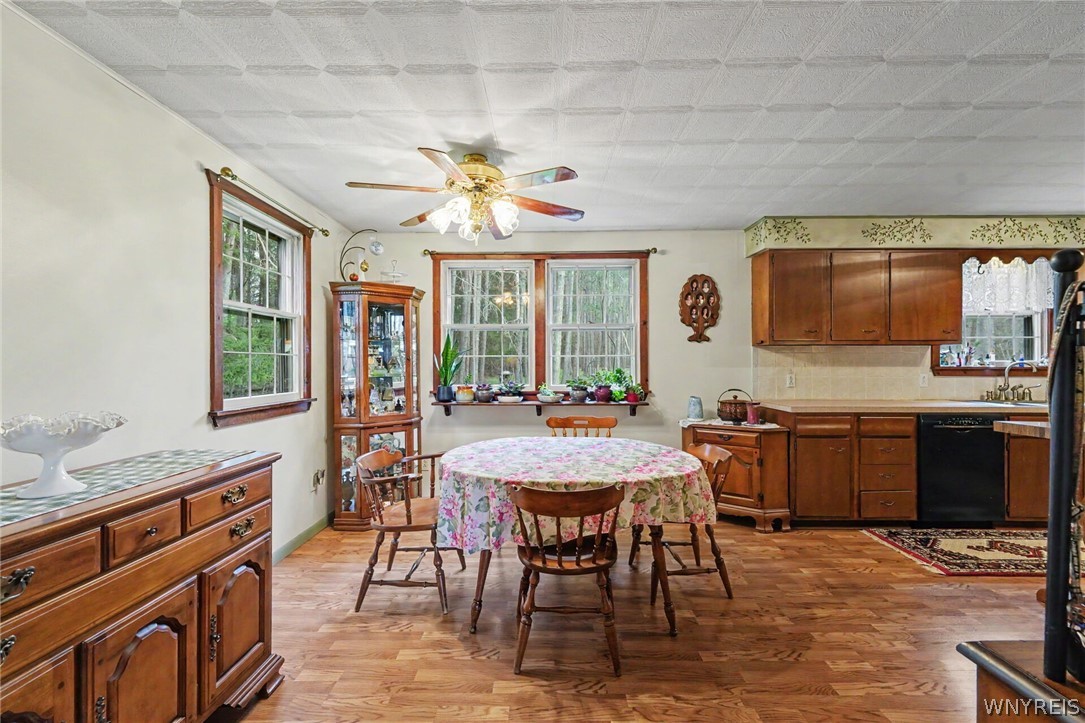7017 Curriers Road Arcade, NY 14009 - Photo 8 of 32 KIRCHEN DINING AREA