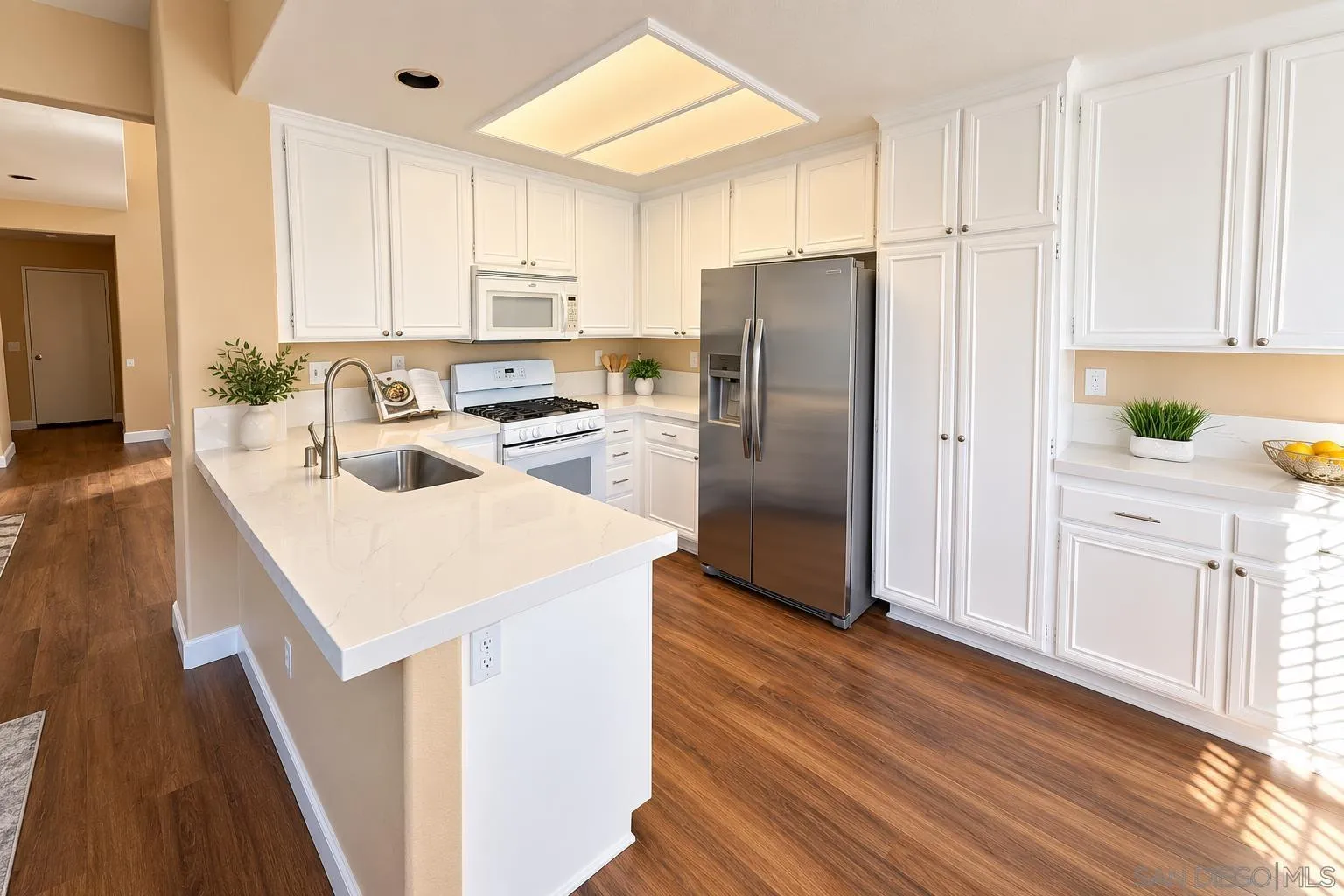 609 Paseo Rio Vista, CA 92081 - Photo 8 of 36 Gallery Image 8