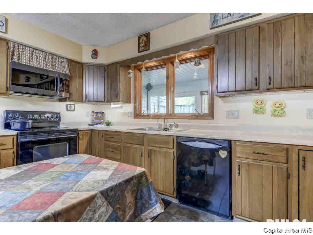3900 Redbird Lane Springfield, IL 62707 - Photo 8 of 35