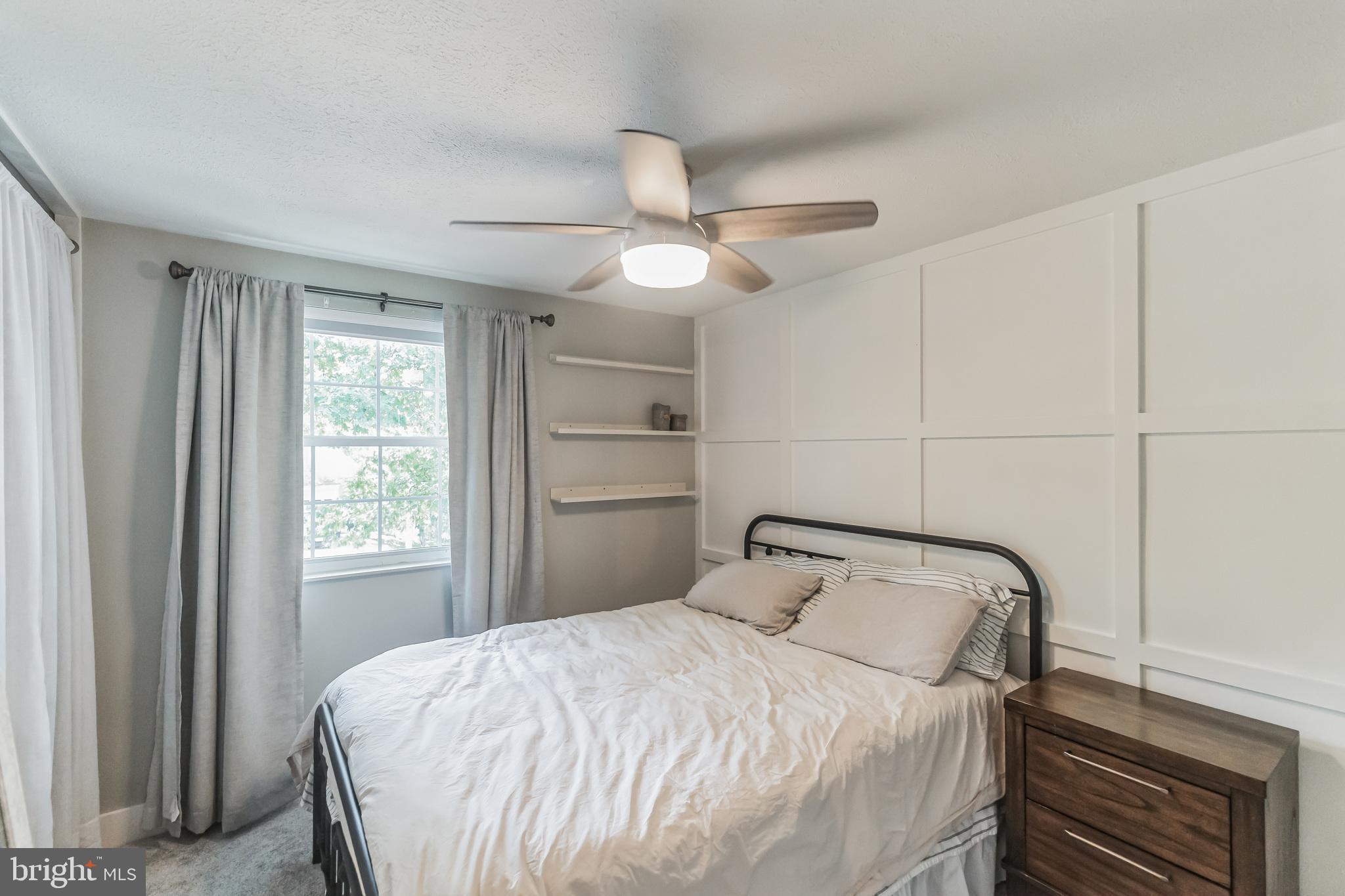 8195 Oakglen Road Manassas, VA 20110 - Photo 16 of 32 2nd bedroom with custom touches